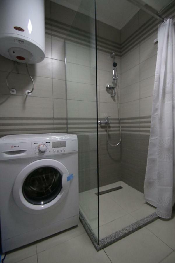 Spacious Apartment Next To The Bus Station And Walking Distance To The Old Town And Shopping Malls Prizren Exterior foto